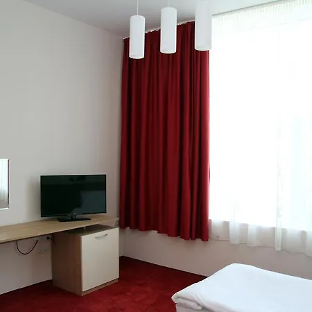 Sky Hotel *